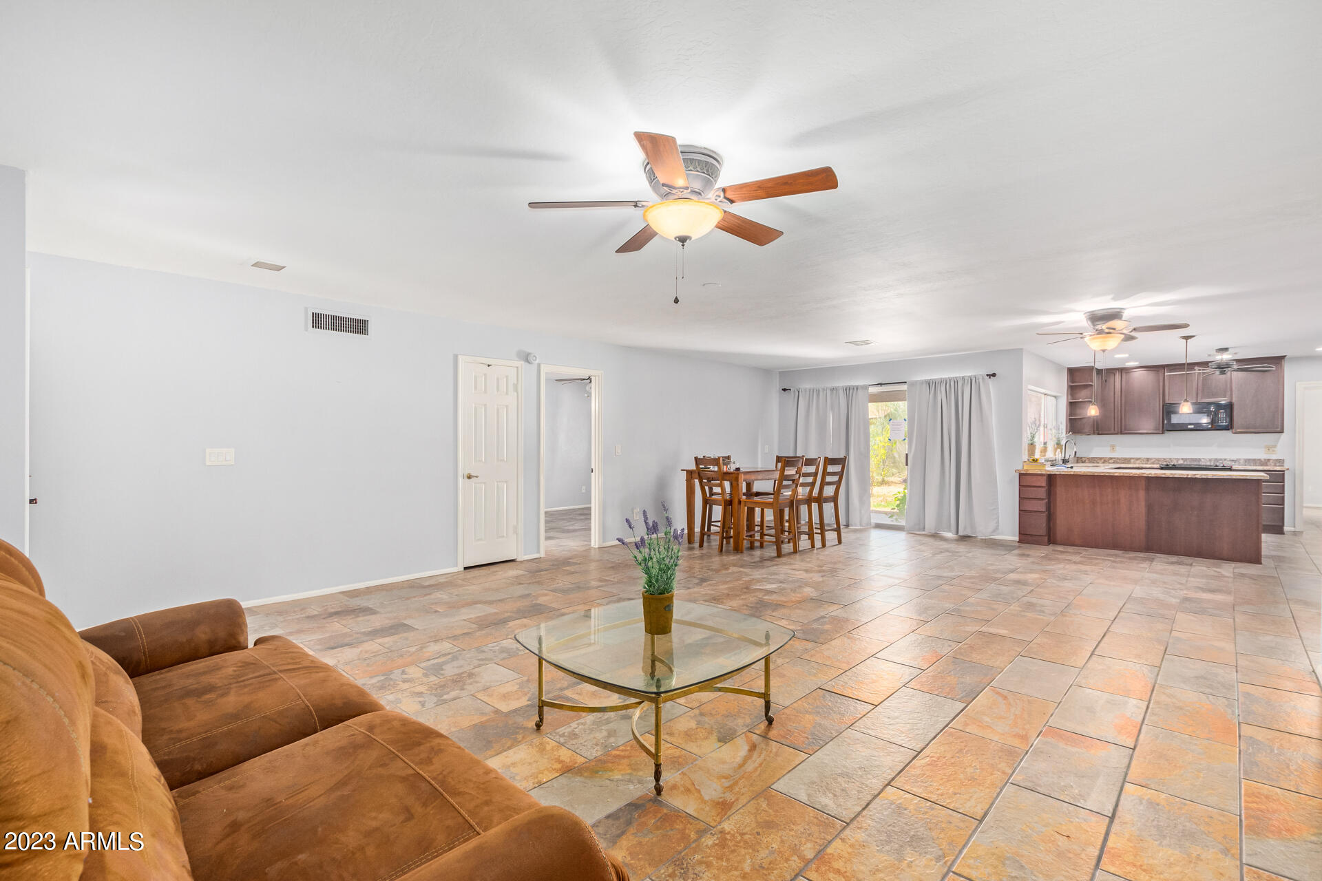 5754 West Shangri-la Road Glendale, AZ 85304 - Photo 10 of 40 11 - Shangri La