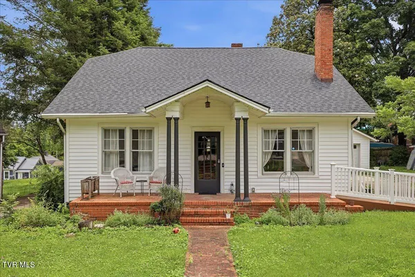 $389,900 | 135 East Old Andrew Johnson Highway, Jefferson City, TN 37760