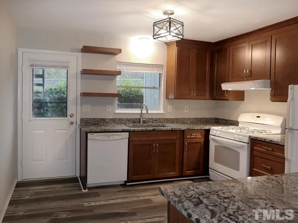 $1,595 | 108 Ephesus Church Road, Unit 208, Chapel Hill, NC 27517