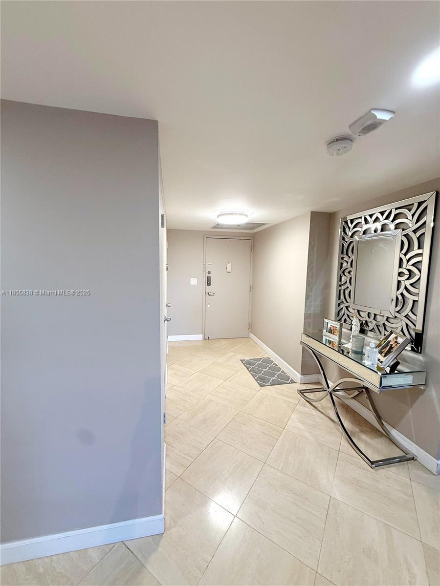 800 Northeast 195th Street, Unit 720 Miami, FL 33179 - Photo 15 of 36