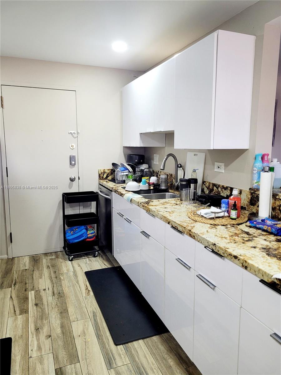 800 Northeast 195th Street, Unit 720 Miami, FL 33179 - Photo 17 of 36