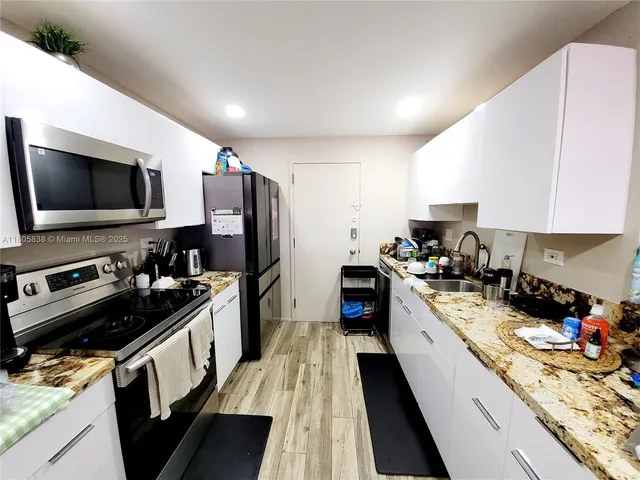 $315,000 | 800 Northeast 195th Street, Unit 720, Miami, FL 33179