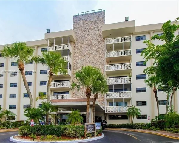 $315,000 | 800 Northeast 195th Street, Unit 720, Miami, FL 33179