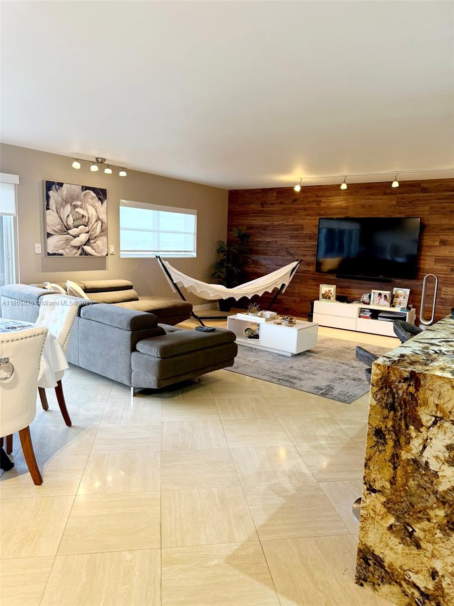 800 Northeast 195th Street, Unit 720 Miami, FL 33179 - Photo 21 of 36