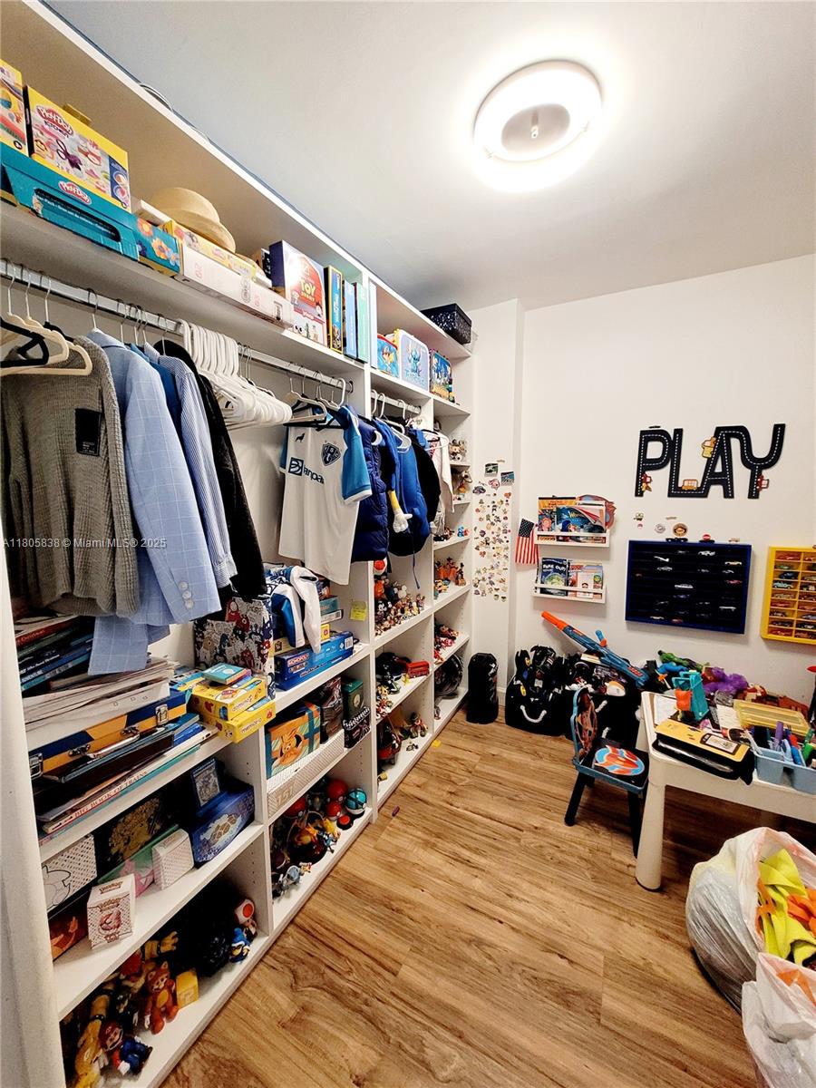 800 Northeast 195th Street, Unit 720 Miami, FL 33179 - Photo 27 of 36