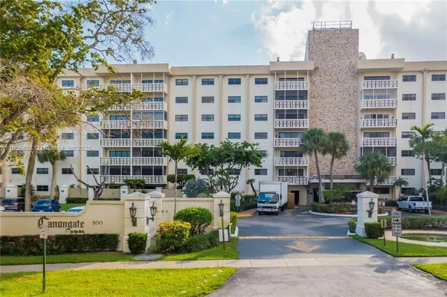 $315,000 | 800 Northeast 195th Street, Unit 720, Miami, FL 33179