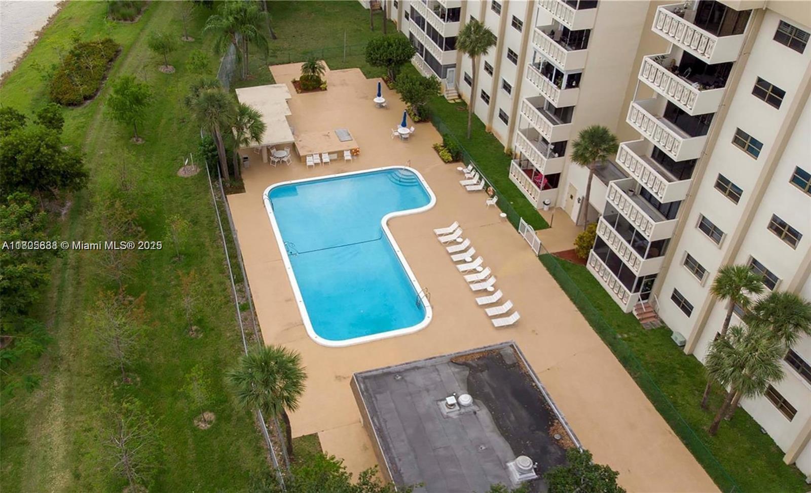 800 Northeast 195th Street, Unit 720 Miami, FL 33179 - Photo 9 of 36