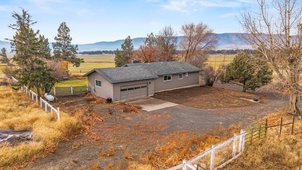 23131 North Poe Valley Road Klamath Falls, OR 97603 - Photo 6 of 45 23131NPoeValleyRd-23