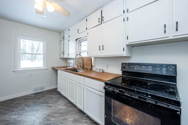 $219,900 | 1313 South Street, Niles, MI 49120