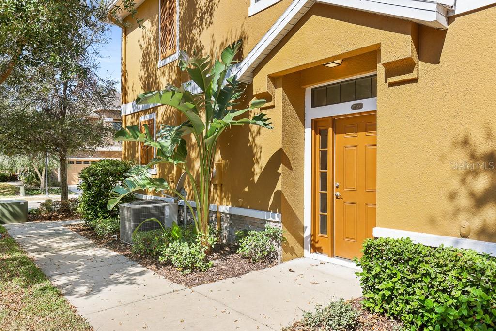 5738 Kingletsound Lithia, FL 33547 - Photo 4 of 32 a front view of a house with a yard