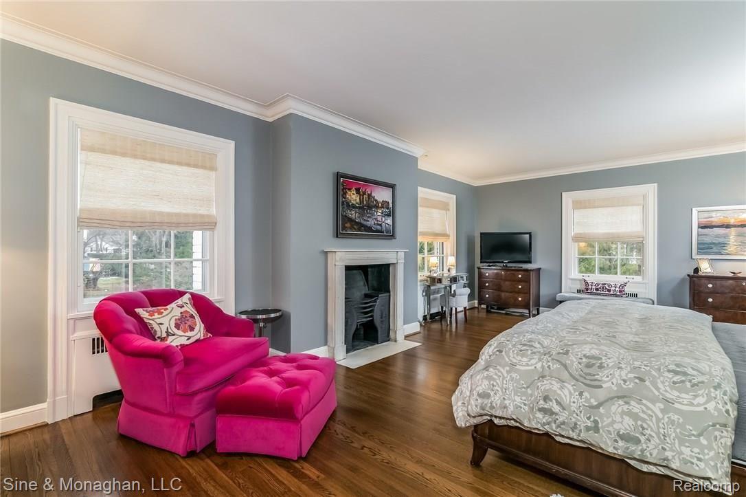 76 Lothrop Road Grosse Pointe, MI 48236 - Photo 34 of 70 037-Master_Bedroom-5209756-medium.jpg