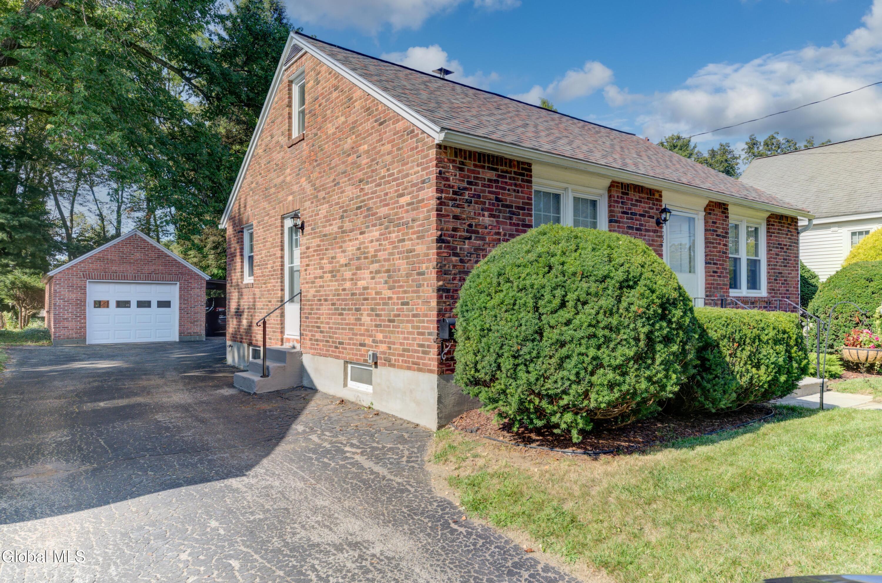 2402 Curry Road Rotterdam, NY 12303 - Photo 3 of 42 2402 Curry Rd-41