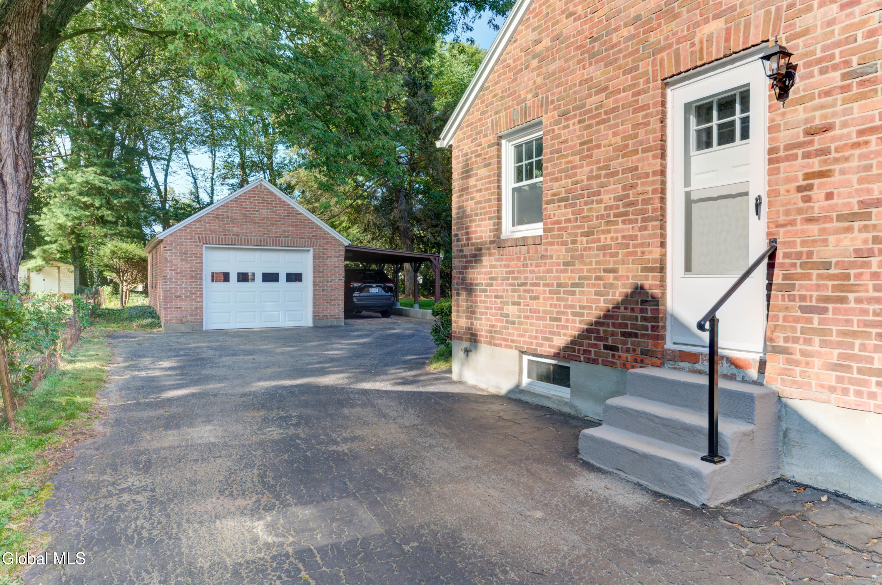 2402 Curry Road Rotterdam, NY 12303 - Photo 5 of 42 2402 Curry Rd-9