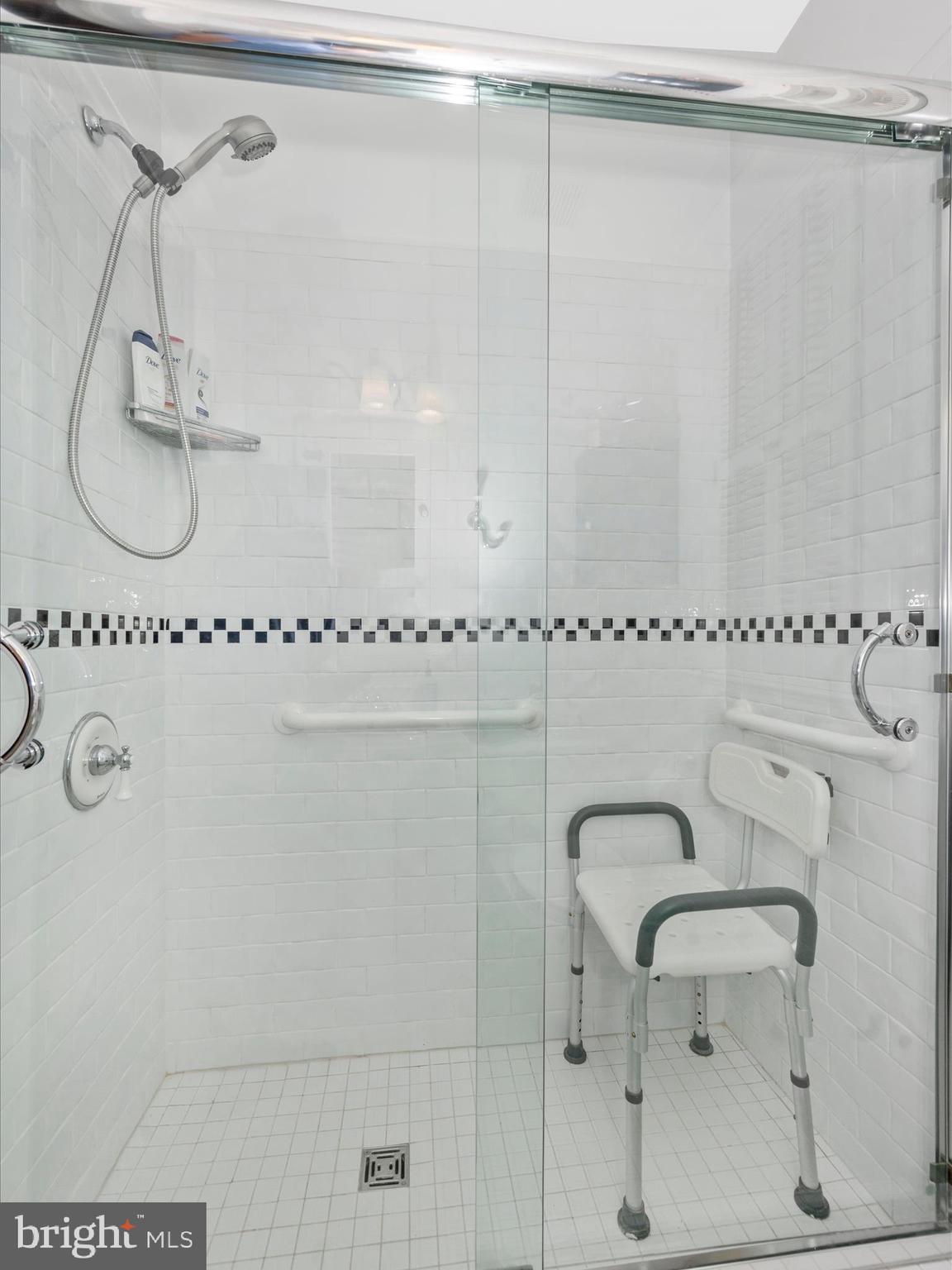 17111 Old Baltimore Road Olney, MD 20832 - Photo 16 of 57 Bathroom