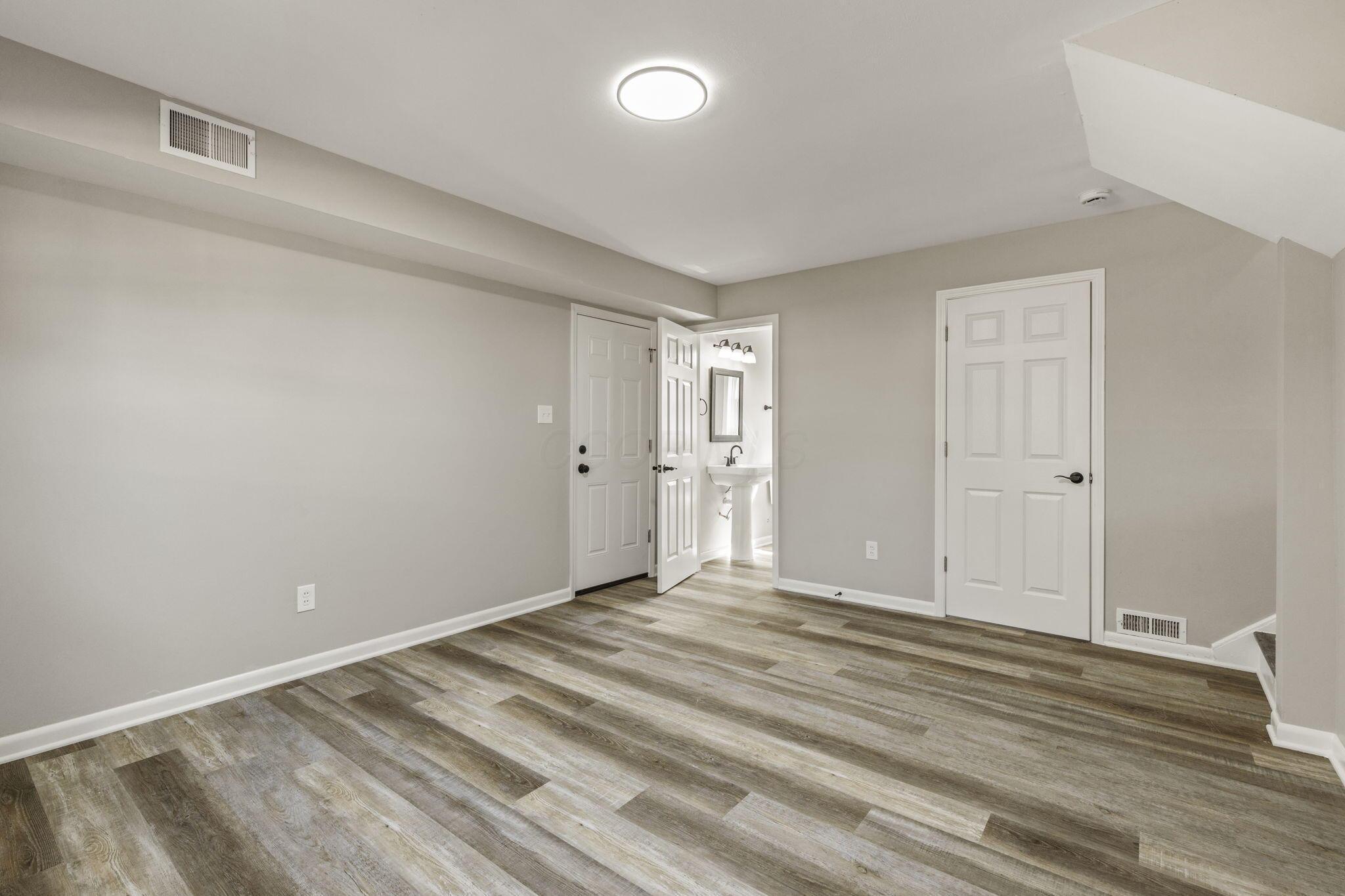 1494 Country Club Road Columbus, OH 43227 - Photo 21 of 25 2025-4-17 1494 Country Club Rd 063