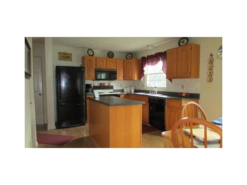 242 West Jefferson Road Butler, PA 16002 - Photo 11 of 25 Kitchen.