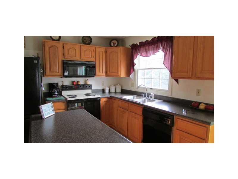 242 West Jefferson Road Butler, PA 16002 - Photo 10 of 25 Kitchen.