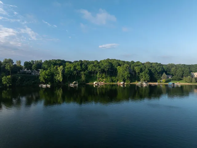 $3,695,000 | 6306 Maple Ridge, Excelsior, MN 55331