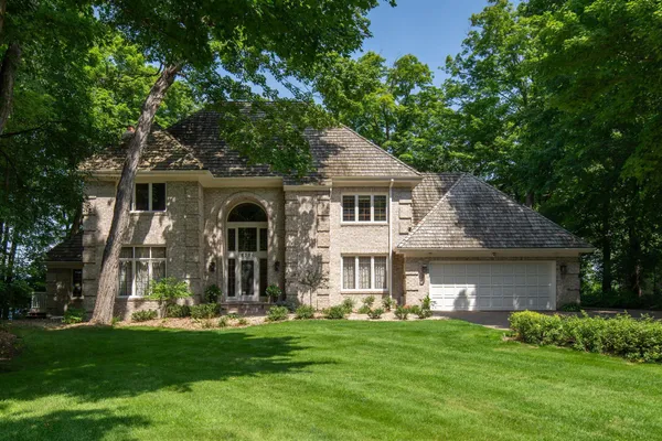 $3,695,000 | 6306 Maple Ridge, Excelsior, MN 55331