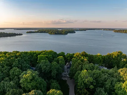 $3,695,000 | 6306 Maple Ridge, Excelsior, MN 55331