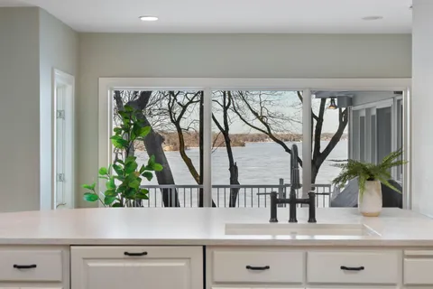 $3,695,000 | 6306 Maple Ridge, Excelsior, MN 55331