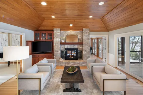 $3,695,000 | 6306 Maple Ridge, Excelsior, MN 55331