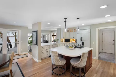 $3,695,000 | 6306 Maple Ridge, Excelsior, MN 55331