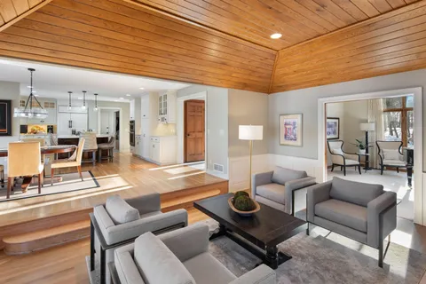 $3,695,000 | 6306 Maple Ridge, Excelsior, MN 55331