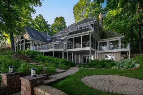 $3,695,000 | 6306 Maple Ridge, Excelsior, MN 55331