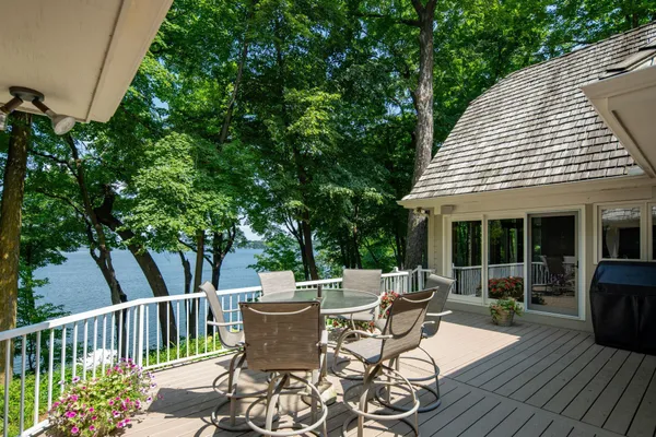 $3,695,000 | 6306 Maple Ridge, Excelsior, MN 55331