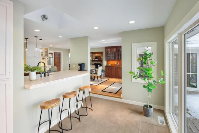 $3,695,000 | 6306 Maple Ridge, Excelsior, MN 55331