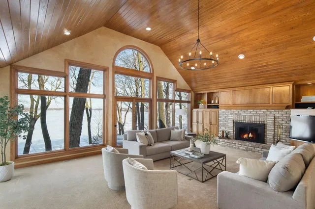 $3,695,000 | 6306 Maple Ridge, Excelsior, MN 55331