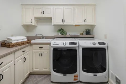 $3,695,000 | 6306 Maple Ridge, Excelsior, MN 55331