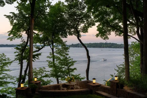 $3,695,000 | 6306 Maple Ridge, Excelsior, MN 55331