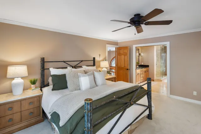 $3,695,000 | 6306 Maple Ridge, Excelsior, MN 55331