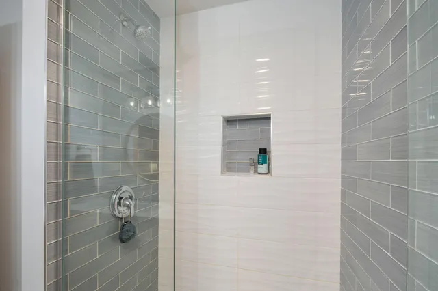 $3,695,000 | 6306 Maple Ridge, Excelsior, MN 55331