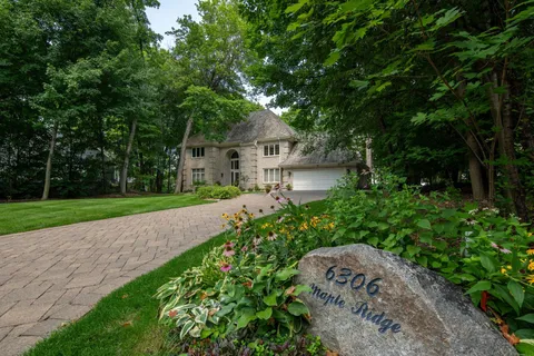 $3,695,000 | 6306 Maple Ridge, Excelsior, MN 55331