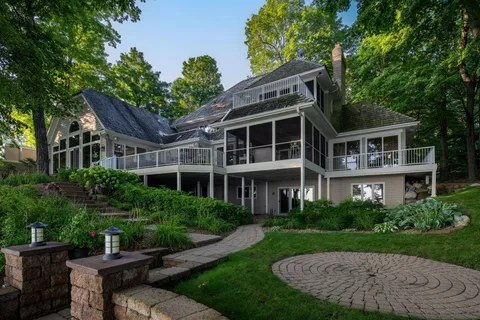 $3,695,000 | 6306 Maple Ridge, Excelsior, MN 55331
