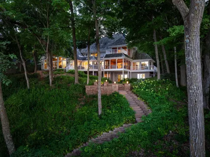 $3,695,000 | 6306 Maple Ridge, Excelsior, MN 55331