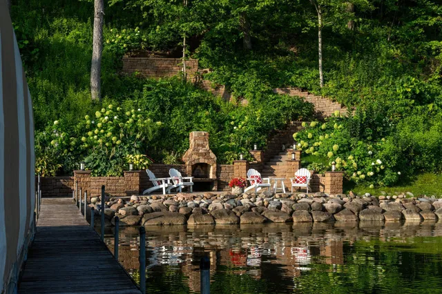 $3,695,000 | 6306 Maple Ridge, Excelsior, MN 55331