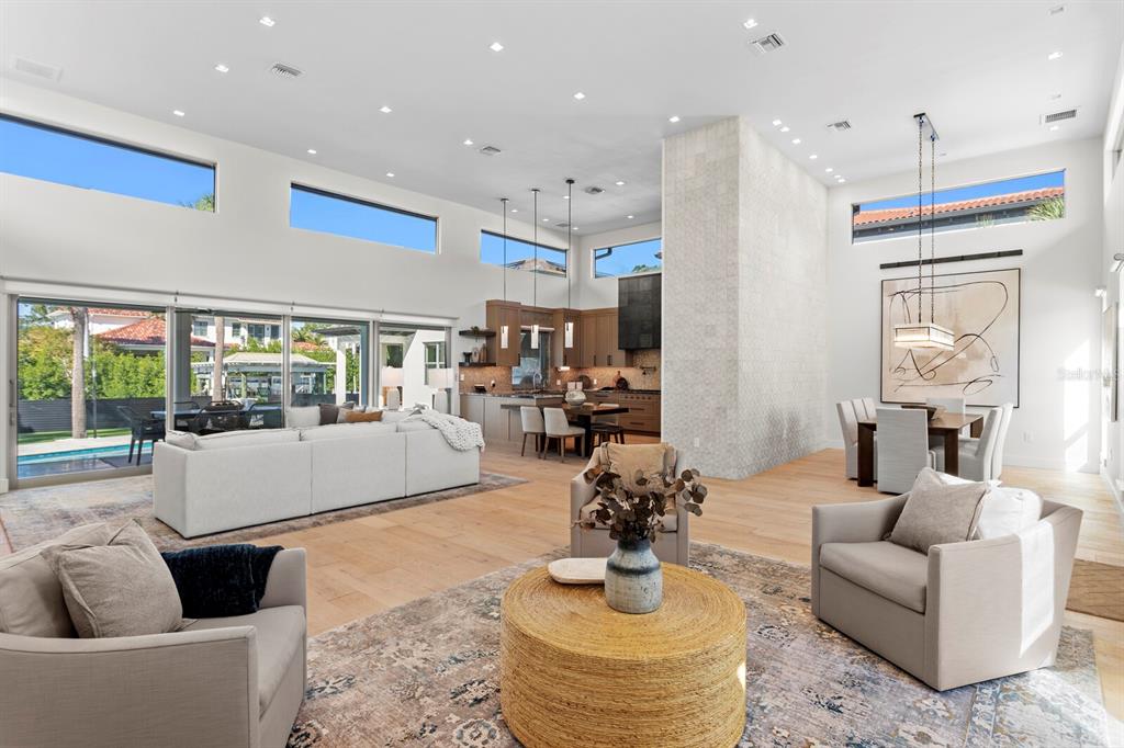 5129 West Neptune Way Tampa, FL 33609 - Photo 15 of 77