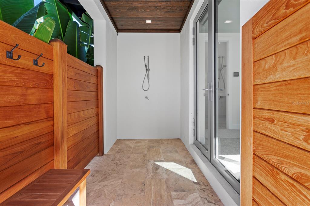 5129 West Neptune Way Tampa, FL 33609 - Photo 38 of 77