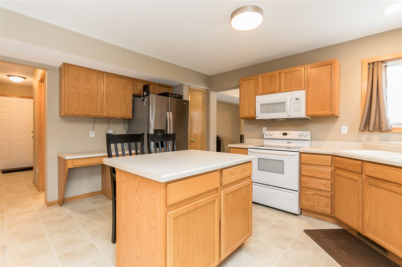 7220 Doubletree Road Northeast Cedar Rapids, IA 52402 - Photo 9 of 34 Gallery Image 9