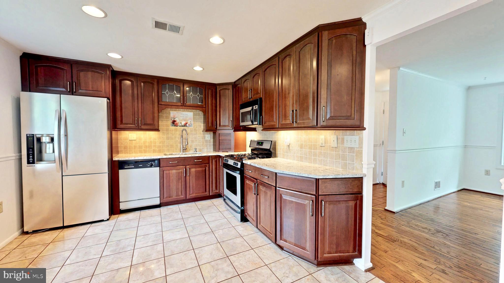 1519 Nicholas Road Waldorf, MD 20601 - Photo 6 of 28 Upgraded kitchen