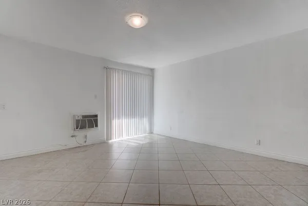 $1,100 | 5396 South Swenson Street, Unit 30, Las Vegas, NV 89119