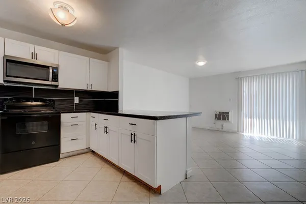 $1,100 | 5396 South Swenson Street, Unit 30, Las Vegas, NV 89119