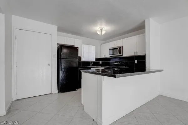 $1,100 | 5396 South Swenson Street, Unit 30, Las Vegas, NV 89119