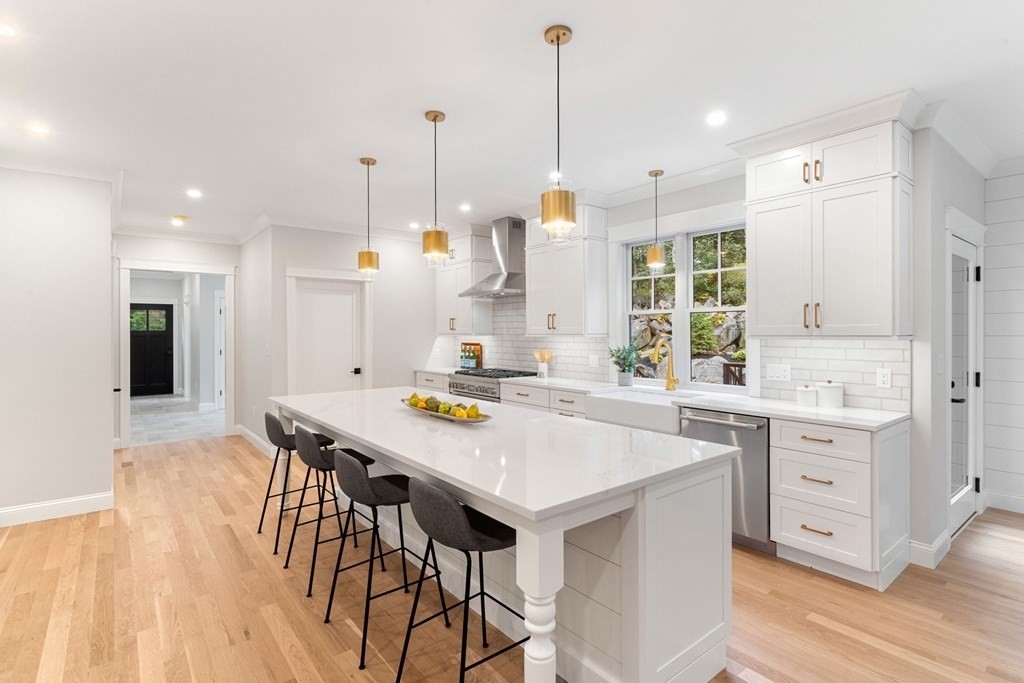 95 Jenkins Road Andover, MA 01810 - Photo 4 of 41 Gallery Image 4