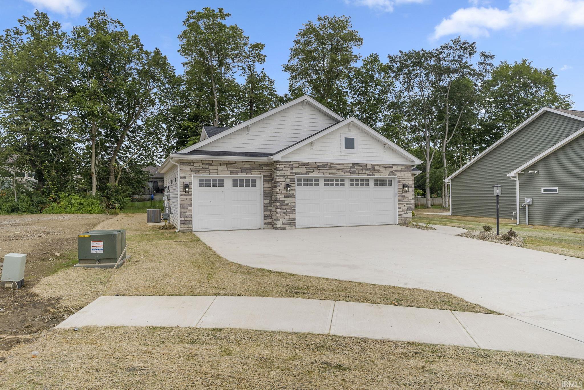 8245 Caverango Boulevard Fort Wayne, IN 46815 - Photo 2 of 36