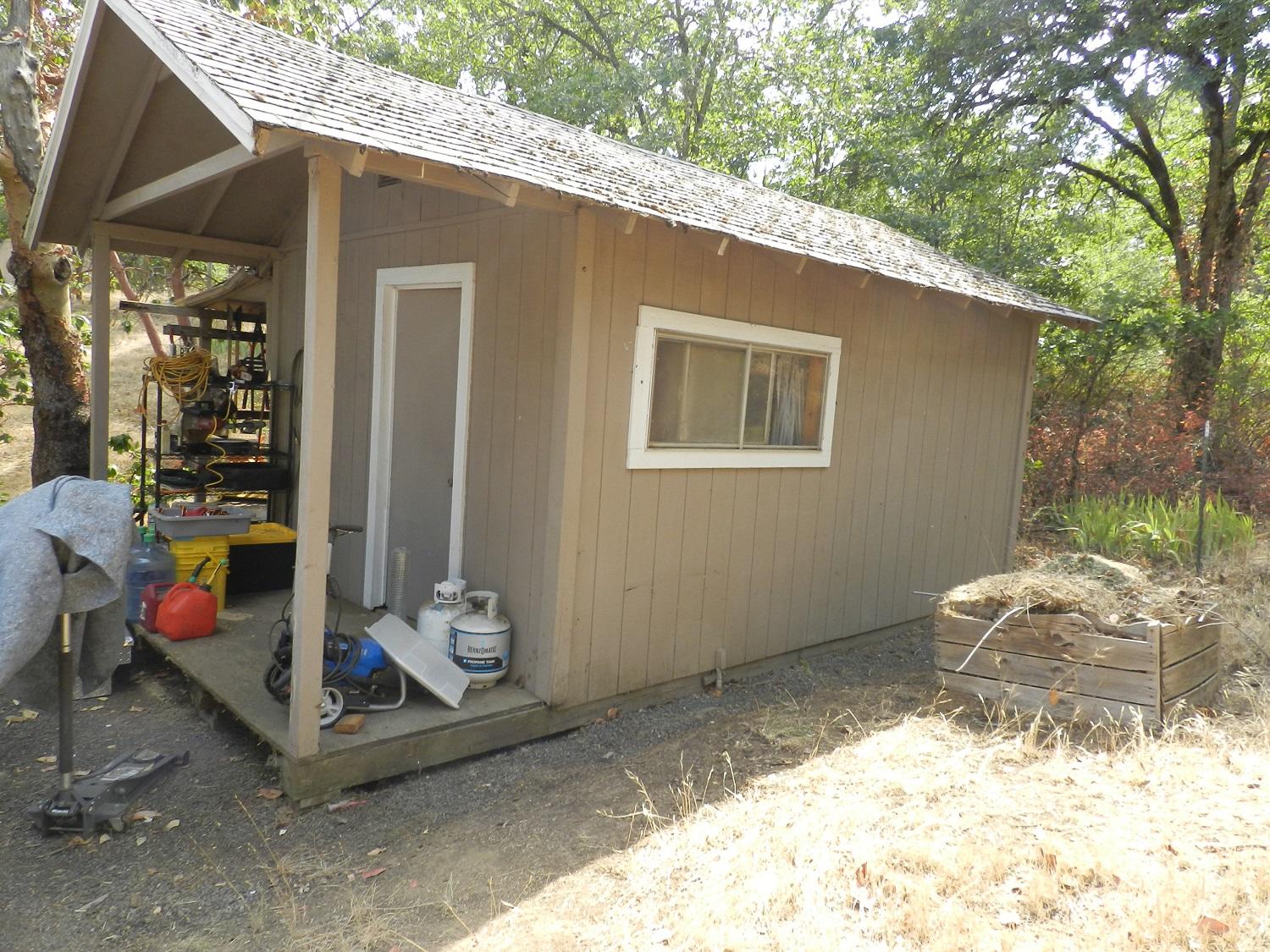 8574 Blackwell Road Central Point, OR 97502 - Photo 30 of 45 Shop
